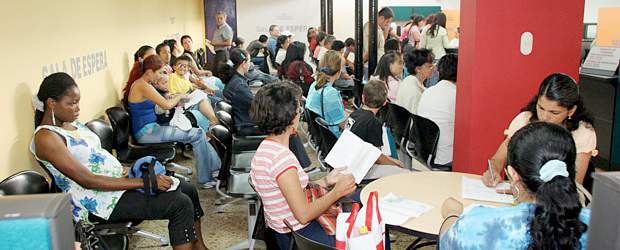 Régimen Subsidiado, con pronóstico grave | Archivo | Además de las diez Entidades Promotoras de Salud (EPS) y 20 cajas de compensación familiar, el régimen subsidiado en salud lo prestan en el país ocho Empresas Solidarias de Salud y seis Entidades Promotoras de Salud Indígenas.