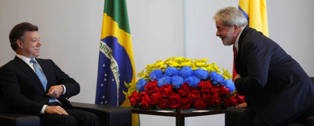 Colombia y Brasil reforzarán seguridad fronteriza | Reuters | Con honores fue recibido el presidente Juan Manuel Santos por su homólogo Luiz Inácio Lula da Silva.