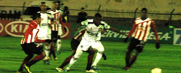 Cheché Hernández piensa que se debe parar el torneo | Colprensa | El juego de ida se disputó en Tunja y fue suspendido tras la agresión a uno de los jueces de línea. La Dimayor castigó al Chicó y Junior se quedó con un punto. Chicó aún puede apelar la decisión.