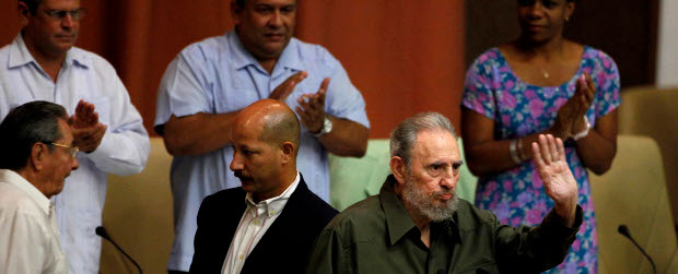 Fidel Castro inaugura sesión del parlamento de Cuba | AP | De pie y ante una tribuna, el líder cubano leyó su "mensaje a la Asamblea Nacional" en una intervención que duró unos 12 minutos.