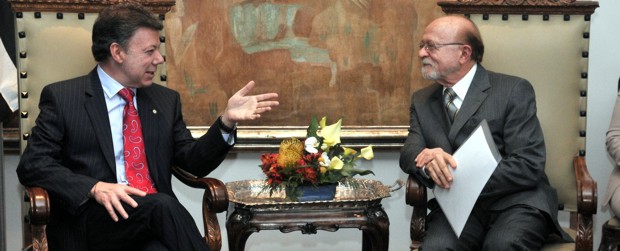 Sao Paulo apoyará desarrollo de etanol | Cortesia Presidencia | El presidente Juan Manuel Santos, dialoga con el gobernador del Estado de Sao Paulo, Alberto Goldman, quien visitará el país en octubre (Cartagena), donde se sentarán las bases para el acuerdo de cooperación con ese Estado.