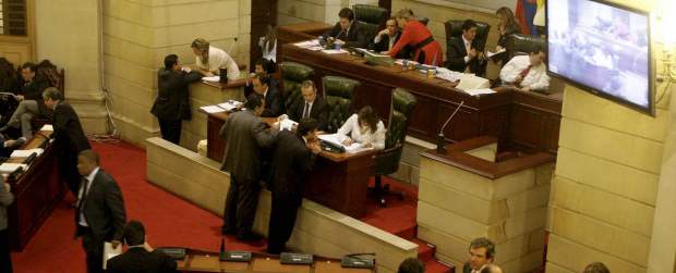 Marco Legal para la Paz ya es reforma constitucional | Cámara y Senado aprobaron este martes los instrumentos para una justicia transicional en caso de la desmovilización de algún grupo armado ilegal.
