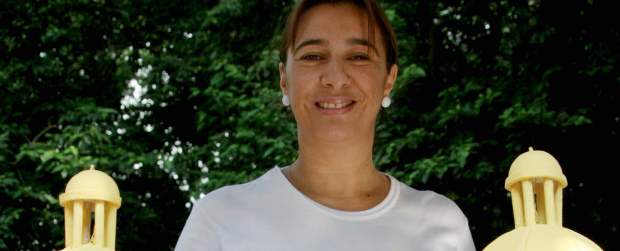 Alejandra, una alcaldesa sin municipio | Juan Antonio Sánchez, Enviado Especial A Gramalote | Sonia Alejandra Rodríguez fue elegida por 1,263 votos, superando fuerzas políticas consolidadas en este municipio como el Partido Conservador. La alcaldesa tendrá como reto afrontar el tema de la reconstrucción de Gramalote.