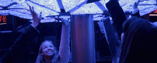Lady Gaga bajará la esfera | Seth Wenig, Ap - Nueva York, Estados Unidos | Desde 1907, la esfera ha descendido los últimos 60 segundos de cada año, a excepción de 1942 y 1943, cuando la ceremonia fue suspendida debido a la Segunda Guerra Mundial. Esos años se hizo un minuto de silencio.