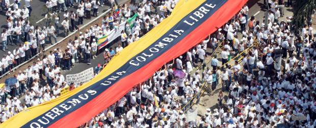 Crece respaldo para marcha el 6 de diciembre contra las Farc | Archivo | El 4 de febrero de 2008 se convirtió en un día histórico para el país. Ese día el país marchó contra las Farc y exigió la liberación de los secuestrados.