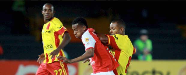 Santa Fe y Pereira igualaron sin goles este sábado en el estadio El Campín | Colprensa | Santa Fe y Pereira igualaron sin goles este sábado en el estadio El Campín de Bogotá.