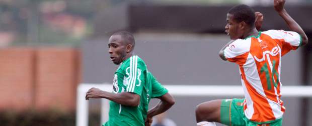 Nacional y DIM llegaron juntos a Ecuador | Manuel Saldarriaga | En el duelo por ser titular en la franja izquierda, Juan David Valencia le saca una cabeza a Farid Díaz. El antioqueño será inicialista ante Liga de Quito.