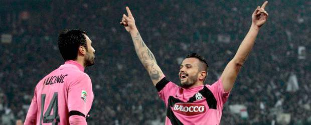 Bayern cede en Alemania el liderato al que se aferra Juventus en Italia | Reuters | Juventus superó por la mínima diferencia a Lazio en la fecha 13 del Calcio.