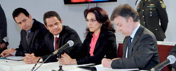 En su aniversario 58, el DAS fue liquidado | Cortesía presidencia de la república | El presidente Juan Manuel Santos firmó el decreto con el que se pone fin a 58 años años del Departamento Administrativo de Seguridad (DAS). Algunas de sus funciones serán asumidas por otras entidades del Gobierno