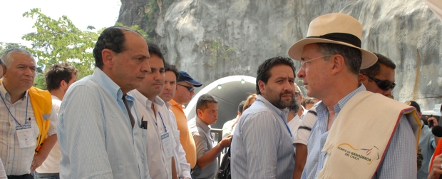 El Presidente Álvaro Uribe Vélez dio apertura al tráfico para las pruebas de calibración de túnel Guillermo León Valencia. | SP | El Presidente Álvaro Uribe Vélez dio apertura al tráfico para las pruebas de calibración de túnel Guillermo León Valencia.