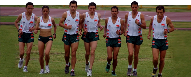 Una carrera dura para el local | Cortesía Atletas Con Porvenir | De los siete integrantes del equipo Atletas con Porvenir, cuatro estarán en competencia en la Media Maratón de Bogotá. Edwin Romero, primero en la línea, Jason Gutiérrez (quinto), Diego Colorado (sexto) y Juan Carlos Cardona (último).