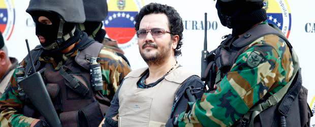 "Valenciano", deportado a E.U. | Reuters | Maximiliano Bonilla, alias "Valenciano" fue entregado a las autoridades norteamericanas en el aeropuerto Internacional Simón Bolívar de Venezuela.