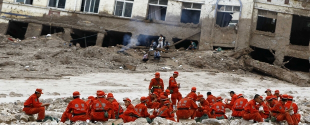 Desde el domingo pasado una avalancha de barro y escombros ha dejado más de 1.700 muertos y desaparecidos. | Reuters | Desde el domingo pasado una avalancha de barro y escombros ha dejado más de 1.700 muertos y desaparecidos.