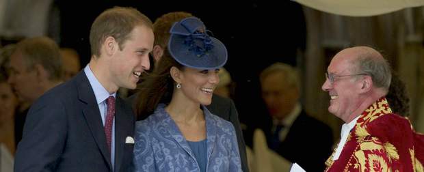 Familia real británica celebró los 90 años del duque de Edimburgo | AP | Los recién casados príncipes Guillermo y Catalina se vieron muy sonrientes en la celebración.