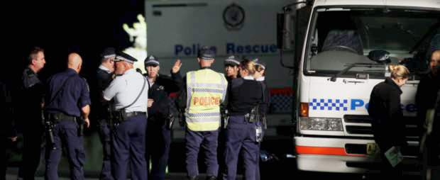 Joven australiana fue liberada de artefacto explosivo pegado al cuerpo | Reuters | Los equipos de especialistas retiraron el artefacto a la mujer de 18 años, que se lo habían colocado en el cuello, tras diez horas de trabajo.