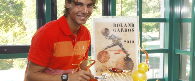 Rafael Nadal celebró este jueves su cumpleaños 24 como gran favorito para quedarse con el Roland Garros. | Reuters | Rafael Nadal celebró este jueves su cumpleaños 24 como gran favorito para quedarse con el Roland Garros.