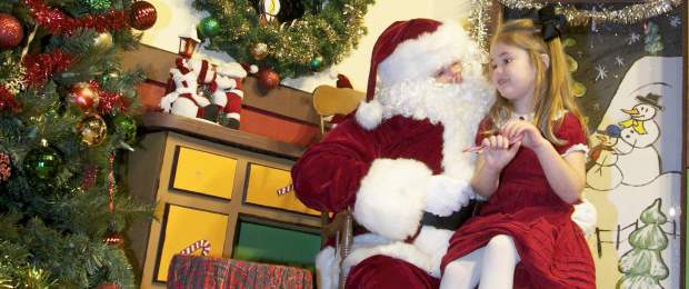 Papá Noel ya se encuentra repartiendo regalos por el mundo | AP
