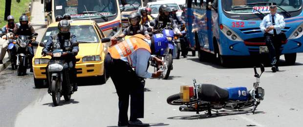 Los accidentes marcaron día de amor y amistad | Según el reporte del Tránsito de Medellín, los excesos de velocidad, el consumo de licor por parte de algunos conductores a propósito del Día del amor y la amistad y la lluvia que cayó el sábado enmarcaron los accidentes.