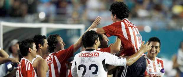 Sorpresa por goleada del Chivas de Guadalajara al Barcelona | Reuters | El Chivas infligió el mayor agravio al fútbol del Barcelona de Guardiola.