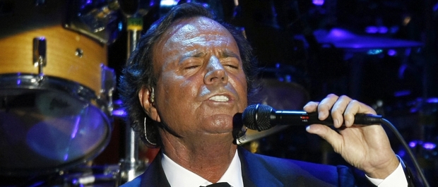 Julio Iglesias se casó | Julio Iglesias, de 66 años le dio el sí a Miranda Rijnsburger, de 45 años.