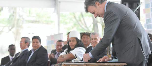 Santos firmó decretos que reglamentan Ley de Víctimas | Cortesía Presidencia de la República | El presidente Juan Manuel Santos indicó que se cicatrizarán las heridas.