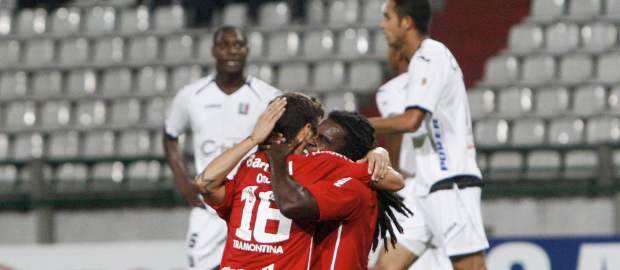 Once Caldas no pudo con Inter y quedó eliminado | Reuters | El Once empató 2-2 con Internacional de Brasil, pero ese resultado no le alcanzó para seguir en la Copa.