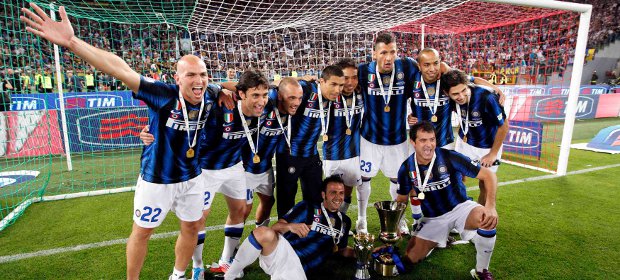 Inter ganó la Copa de Italia y Córdoba sumó un nuevo título | Reuters | Los jugadores del Inter celebran la nueva conquista. Iván Ramiro, de sudadera negra, también se unió a la celebración.