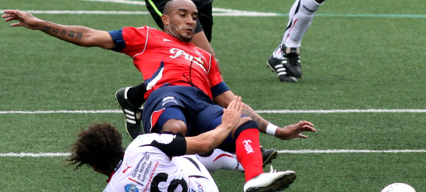 DIM terminó más nublado | Manuel Saldarriaga | Choto Cortés tampoco atinó. Bréiner Castillo se notó muy golpeado este domingo con la nueva derrota del Medellín y dijo que "no aguanto más porque acá todo se hace al revés desde arriba".