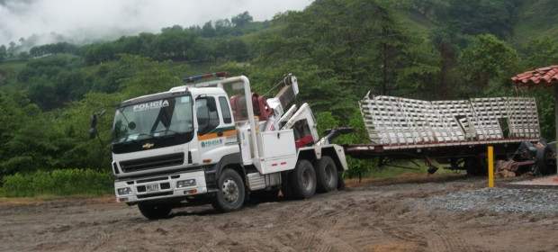 Recuperan tractomula que cayó cargada de marihuana al río Cauca |
