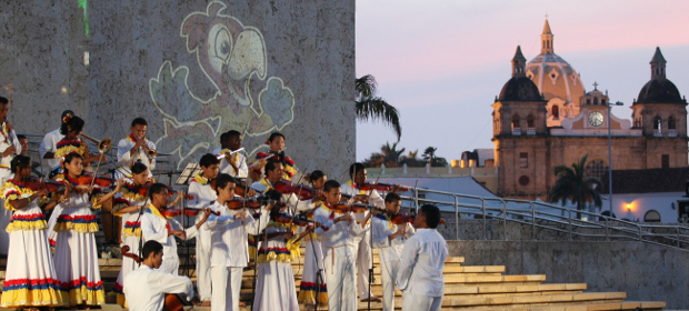 Al sorteo le sobró elegancia y colorido | Juan Antonio Sánchez | Un punto vital en la celebración del Mundial Sub20 será la parte cultural. Este miércoles, la heroica se lució con una serenata de música colombiana para los visitantes.