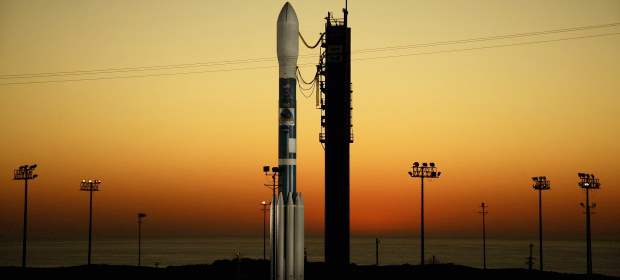 Nasa lanzó el Delta 2 | Reuters | Su suponía que el satélite sería lanzado en 2006.