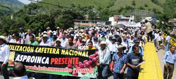 Paro cafetero afecta a otros sectores | Huila y Cauca son los departamentos con las mayores dificultades en las vías, por el paro cafetero nacional. FOTO Colprensa