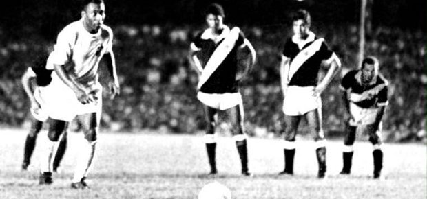 Los 70 años del mejor del fútbol, el rey Pelé | Archivo | Su gol número 1000 llegó el 19 de noviembre de 1969 en el estadio Maracaná contra el Vasco Da Gama.