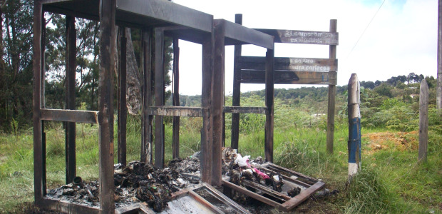 La Fiscalía investigará daños en Arví | Cortesía | Un grupo de personas incendió las bodegas, los kioskos, las canecas y algunos árboles de la zona. La Policía adelanta las investigaciones con ayuda de denuncias de la comunidad, para dar con los responsables de los hechos.