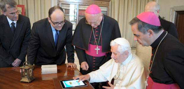 Benedicto XVI tuiteó por primera vez | Reuters | El papa tuiteó para anunciar el lanzamiento de un nuevo portal informativo del Vaticano.