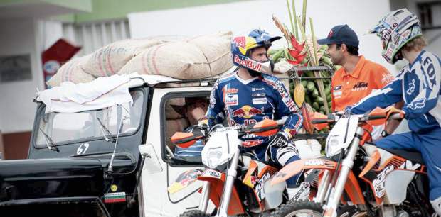 Por primera vez visitó el país Cyril Despres y se fajó en competencia ante rivales latinoamericanos. Quedó maravillado con los cultivos de café, naranjas y plátanos. | Por primera vez visitó el país Cyril Despres y se fajó en competencia ante rivales latinoamericanos. Quedó maravillado con los cultivos de café, naranjas y plátanos.