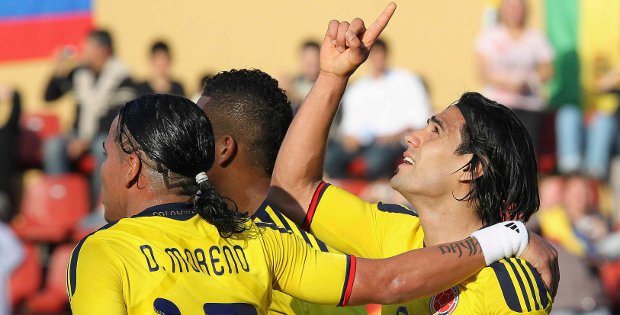 Colombia le bailó tango a Bolivia | Reuters | Falcao celebra uno de los goles que le marcó este domingo a Bolivia. En la imagen también aparece Dayro Moreno, quien lo habilitó para el primer tanto, y Fredy Guarín, figura el elenco tricolor y compañero de Falcao en el Porto.