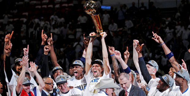 Los Mavericks derribaron a los Heat y se coronaron campeones de la NBA | Reuters | Dirk Nowitzki se consagró como el jugador más valioso de la final de la NBA tras el inmenso aporte de clase y coraje que ofreció al conducir a los Mavericks de Dallas a su primer campeonato.