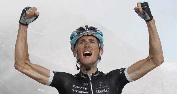 Andy Schleck ganó este jueves la etapa 18 del Tour de Francia, tras una formidable fuga en solitario en los Alpes y quedó bien perfilado para alzarse con el título de la carrera. | Andy Schleck ganó este jueves la etapa 18 del Tour de Francia, tras una formidable fuga en solitario en los Alpes y quedó bien perfilado para alzarse con el título de la carrera.