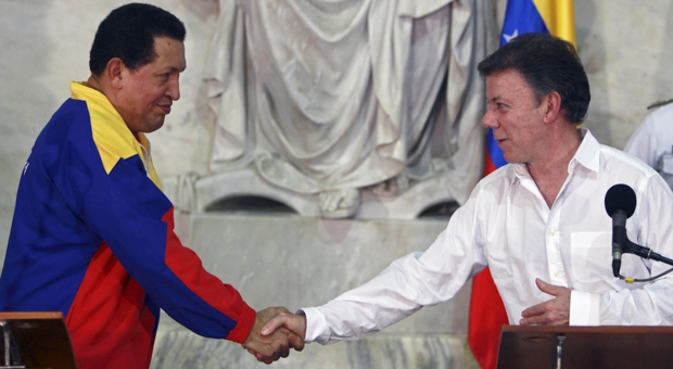 Chávez destaca decisión del presidente Santos sobre acuerdo militar con E.U. | Colombia y Venezuela viven una etapa de armonía en sus relaciones binacionales.