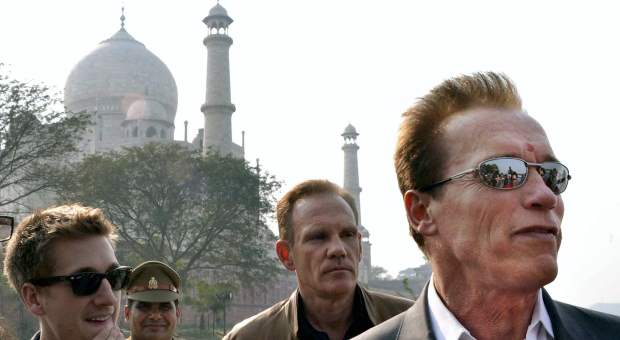 Arnold Schwarzenegger visita Bollywood | AP | Arnold Schwarzenegger visita Bollywood.