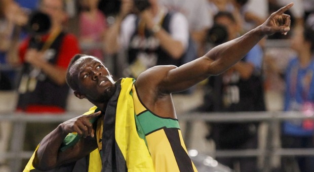 Un presumido Bolt tuvo buen desquite en los 200 | Mark Blinch, Reuters-daegu, Corea Del Sur | Usain Bolt esperó tranquilo para el desquite después de la descalificación en los 100 metros en el Mundial y ayer volvió a demostrar que en la velocidad es todo un "Rayo". El Jamaiquino ganó y de manera fácil en los 200 metros.