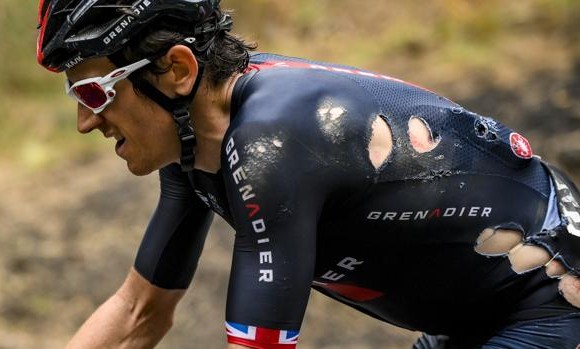 Thomas se fracturó la pelvis en el Giro de Italia; este fue un año difícil para él. FOTO: AFP