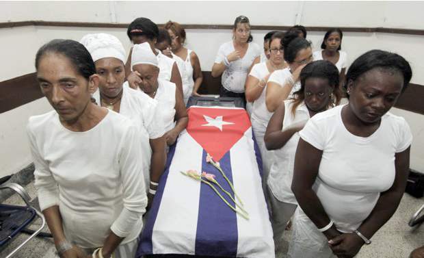 Laura Pollán, de 63 años, falleció este viernes en un hospital de La Habana de un paro cardiaco tras una semana en estado muy grave por una insuficiencia respiratoria y descompensación diabética. | Reuters | Laura Pollán, de 63 años, falleció este viernes en un hospital de La Habana de un paro cardiaco tras una semana en estado muy grave por una insuficiencia respiratoria y descompensación diabética.