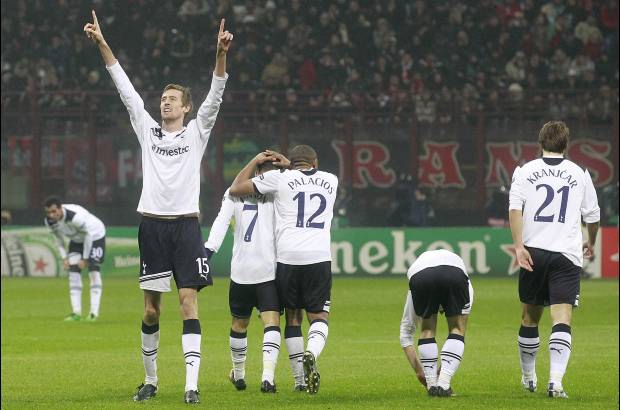 Reuters - El Tottenham -cuarto en la Liga Premier- hab&#237;a perdido en San Siro 4-3 ante el Inter de Mil&#225;n en la fase de grupos de la Liga de Campeones el a&#241;o pasado en un espectacular partido.