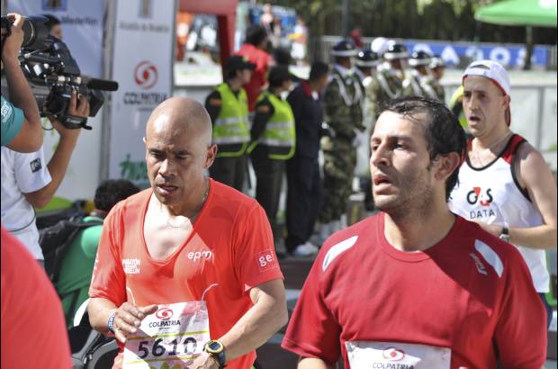 Esteban Jaramillo y Sebasti&#225;n Salazar - M&#225;s de 10 mil competidores se dieron cita en esta hist&#243;rica cita deportiva que se corr&#237;a en las modalidades de 5, 10, 21 y 42 kil&#243;metros.