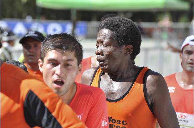 Esteban Jaramillo y Sebasti&#225;n Salazar - M&#225;s de 10 mil competidores se dieron cita en esta hist&#243;rica cita deportiva que se corr&#237;a en las modalidades de 5, 10, 21 y 42 kil&#243;metros.