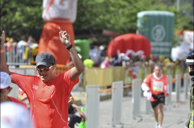 Esteban Jaramillo y Sebasti&#225;n Salazar - M&#225;s de 10 mil competidores se dieron cita en esta hist&#243;rica cita deportiva que se corr&#237;a en las modalidades de 5, 10, 21 y 42 kil&#243;metros.