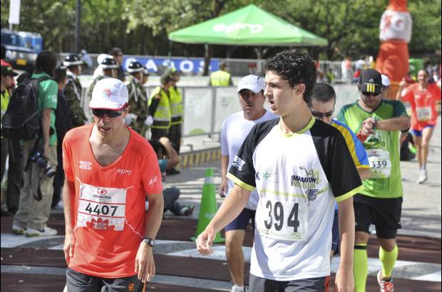 Esteban Jaramillo y Sebasti&#225;n Salazar - M&#225;s de 10 mil competidores se dieron cita en esta hist&#243;rica cita deportiva que se corr&#237;a en las modalidades de 5, 10, 21 y 42 kil&#243;metros.