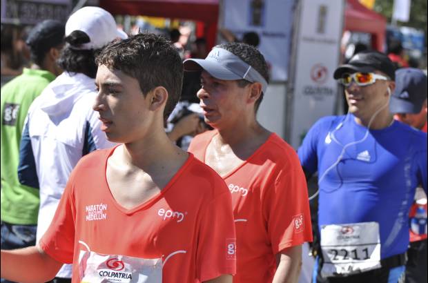 Esteban Jaramillo y Sebasti&#225;n Salazar - M&#225;s de 10 mil competidores se dieron cita en esta hist&#243;rica cita deportiva que se corr&#237;a en las modalidades de 5, 10, 21 y 42 kil&#243;metros.